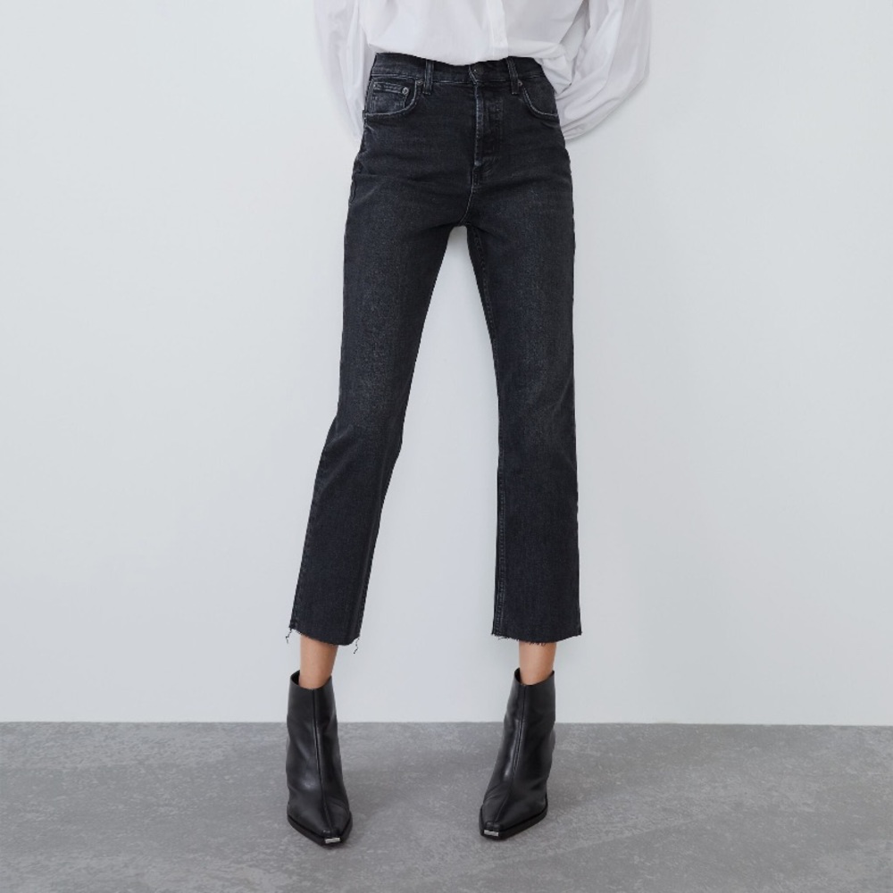 Zara Hi-Rise Trumpet Jeans